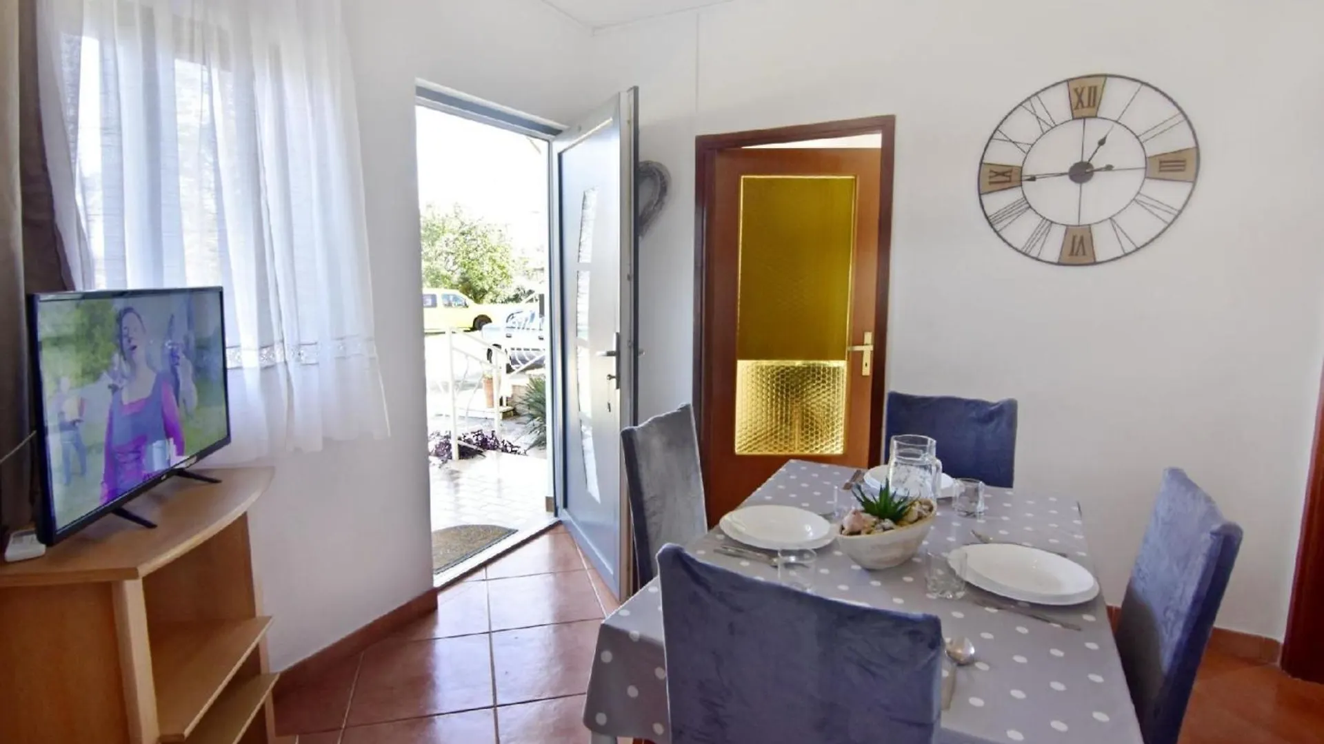 Silva-Unterkunft Im Erdgeschoss, 2 Schlafzimmer, Garten Bašanija