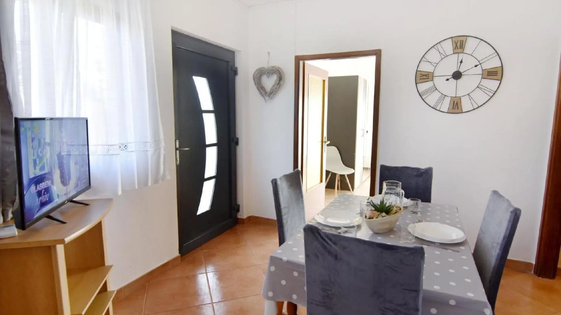Apartamento Silva-Unterkunft Im Erdgeschoss, 2 Schlafzimmer, Garten Bašanija Croacia