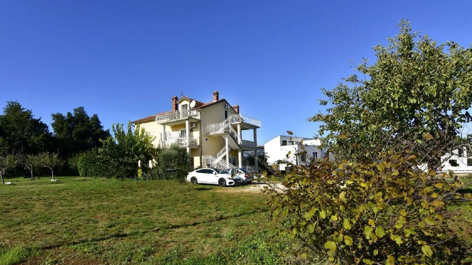 Silva-Unterkunft Im Erdgeschoss, 2 Schlafzimmer, Garten Bašanija